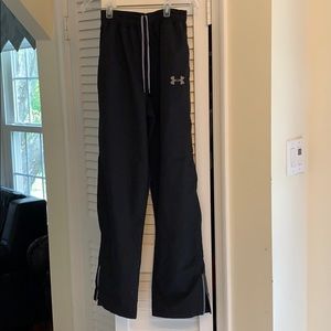 Men’s black Under Armour track pants